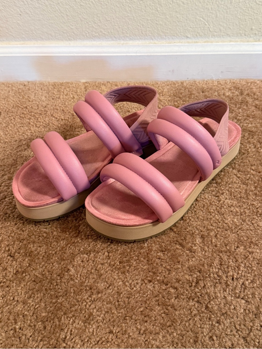 Koolaburra by UGG Anida Sandals Pink - Size 7